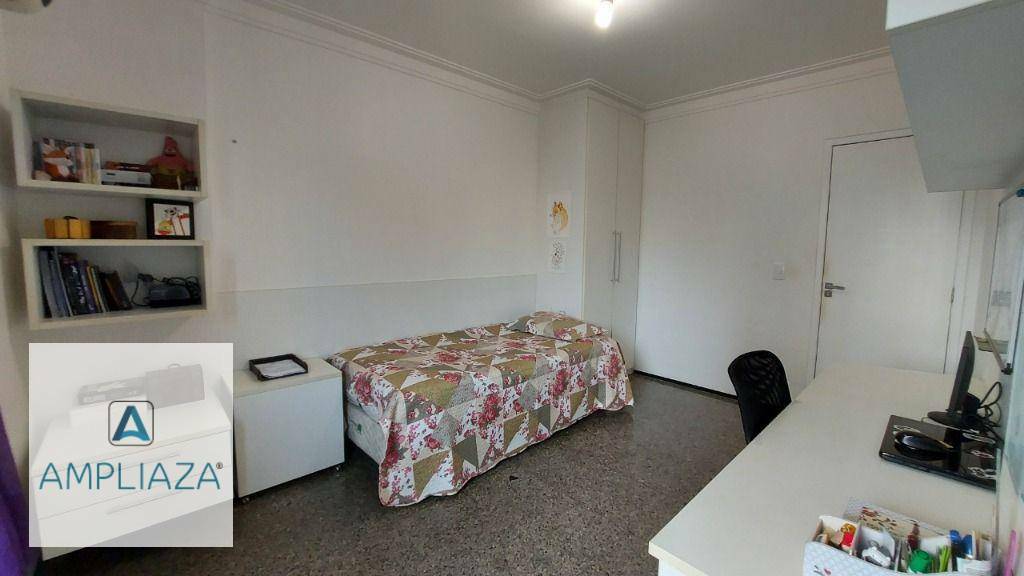 Apartamento à venda com 4 quartos, 198m² - Foto 17