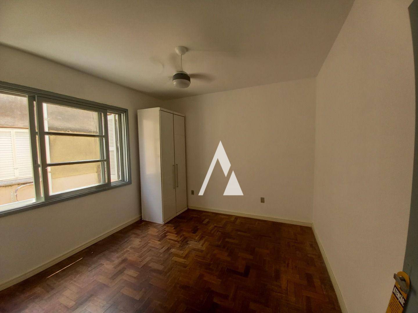 Apartamento para alugar com 1 quarto, 45m² - Foto 13