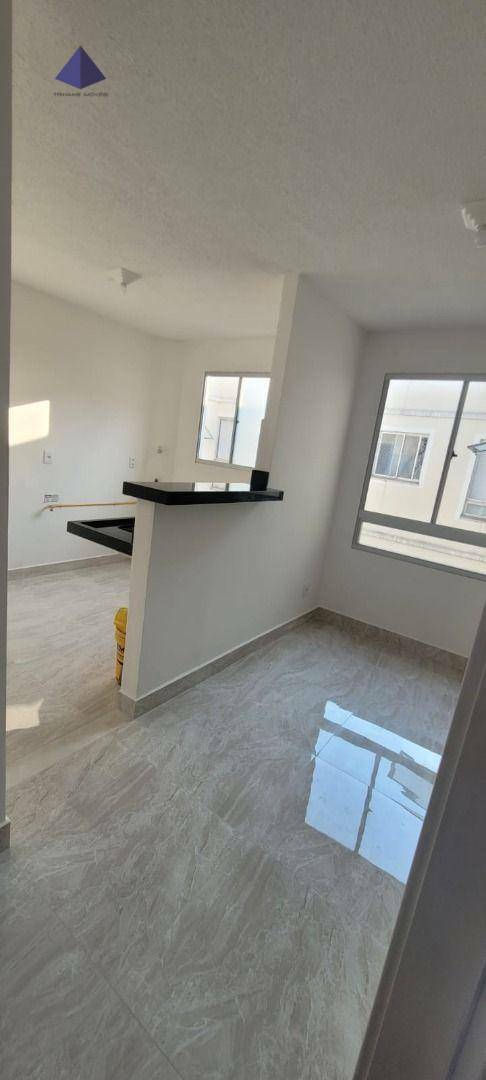 Apartamento à venda com 2 quartos, 45m² - Foto 3