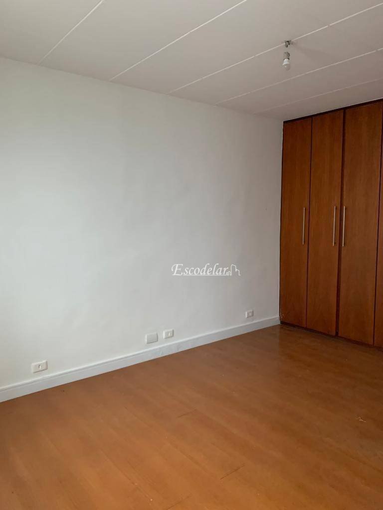 Casa para alugar com 3 quartos, 200m² - Foto 6