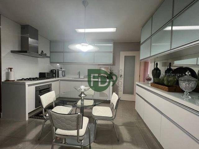 Apartamento à venda com 3 quartos, 160m² - Foto 8