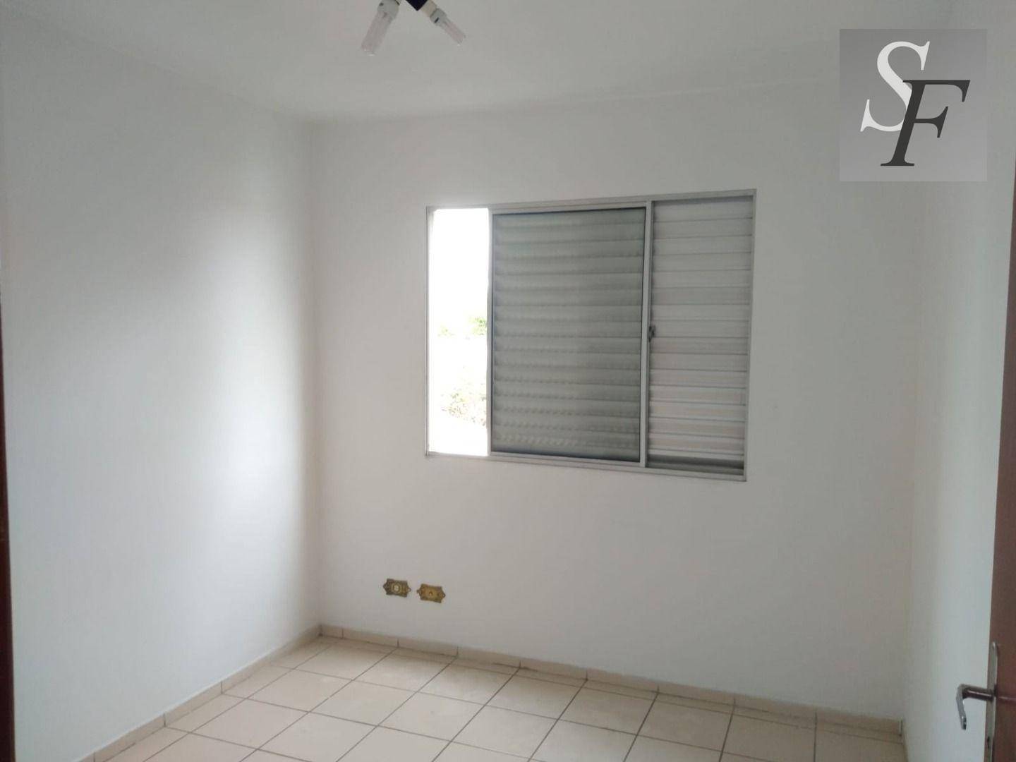 Apartamento à venda com 3 quartos, 75m² - Foto 3