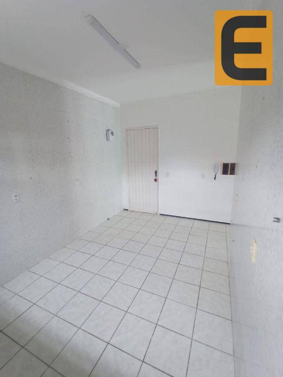 Casa para alugar com 3 quartos, 250m² - Foto 19