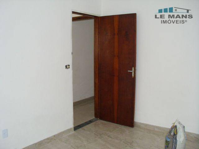 Casa à venda com 3 quartos, 80m² - Foto 5