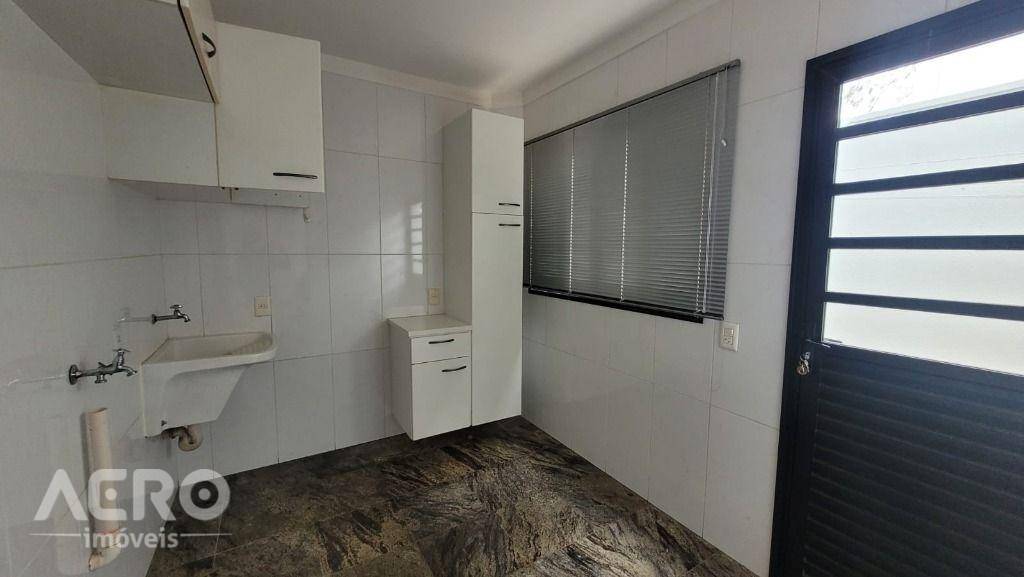 Casa de Condomínio à venda com 4 quartos, 400m² - Foto 40