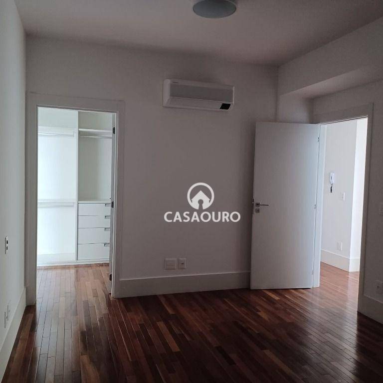 Apartamento à venda com 4 quartos, 217m² - Foto 13