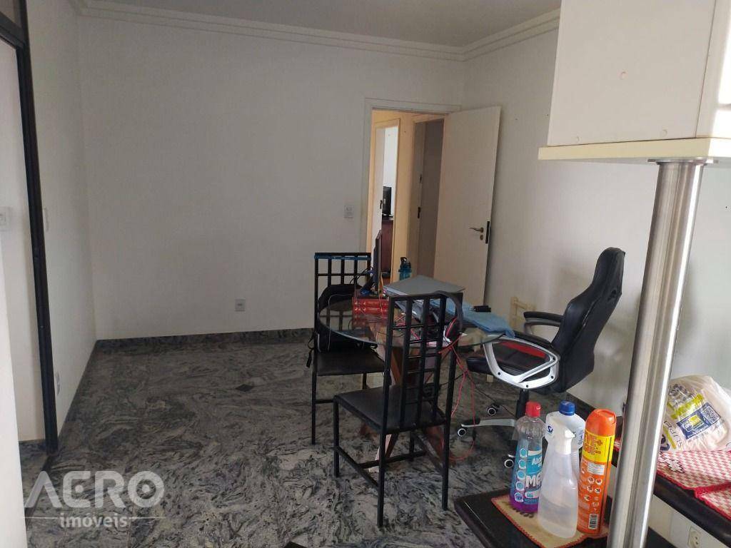 Apartamento à venda com 3 quartos, 240m² - Foto 15