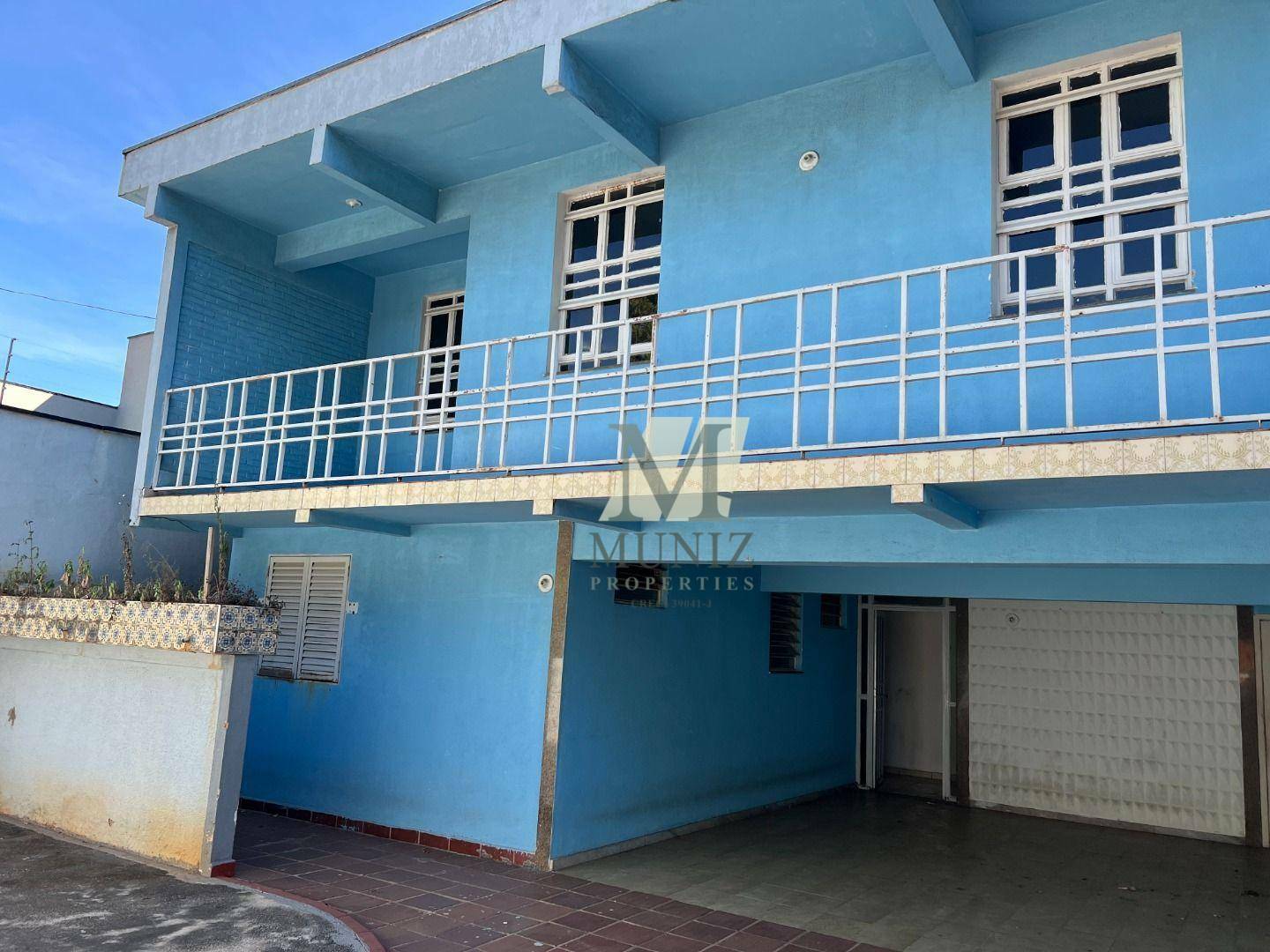 Casa à venda com 4 quartos, 230m² - Foto 2