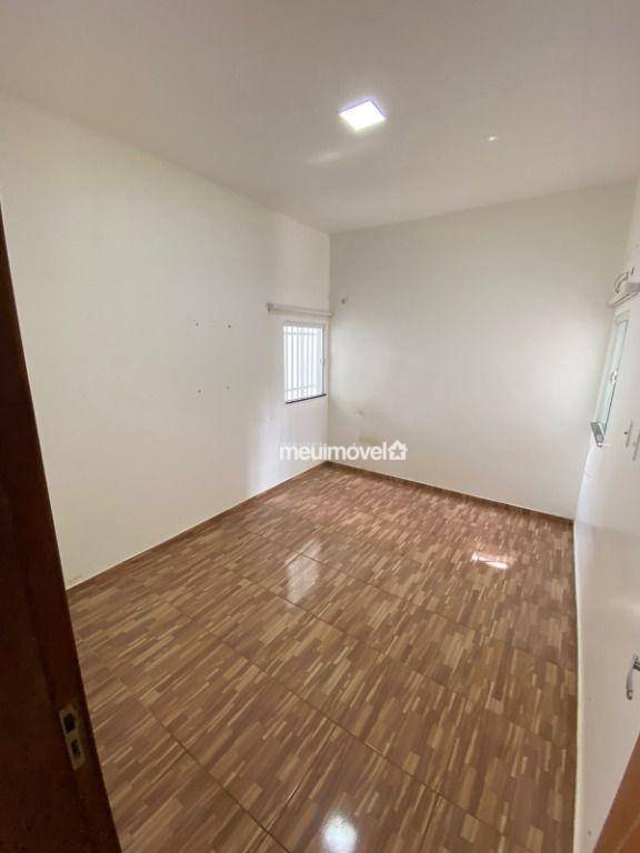 Casa à venda com 3 quartos, 149m² - Foto 7