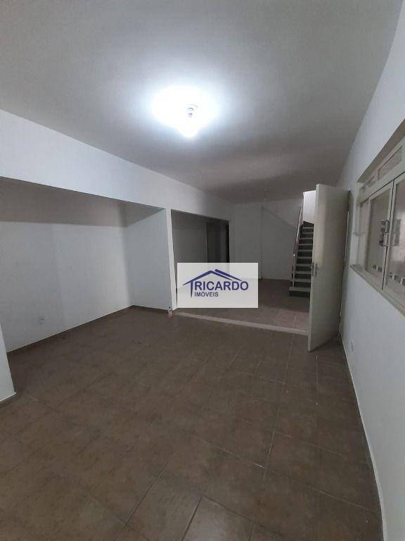 Casa para alugar com 4 quartos, 240m² - Foto 11