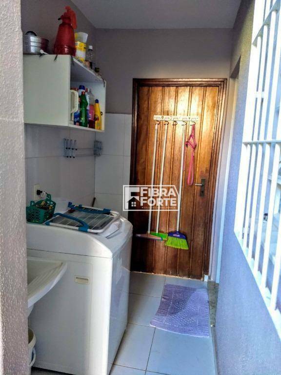 Casa à venda com 3 quartos, 220m² - Foto 12