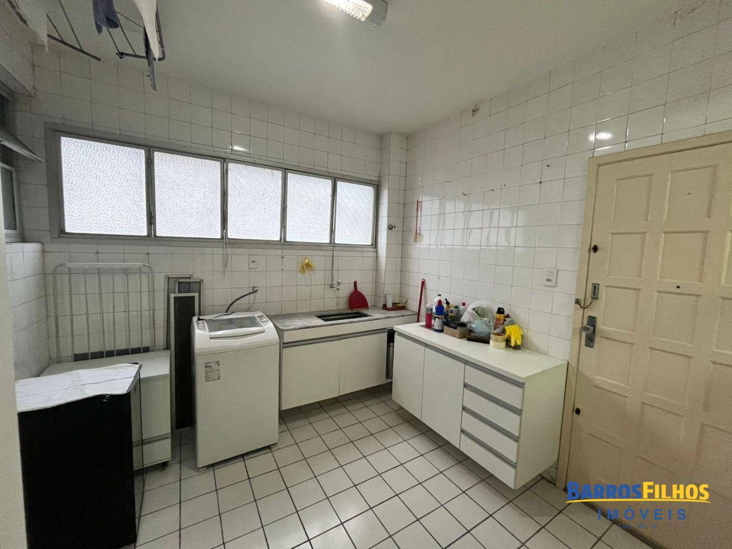 Apartamento para alugar com 4 quartos, 150m² - Foto 2