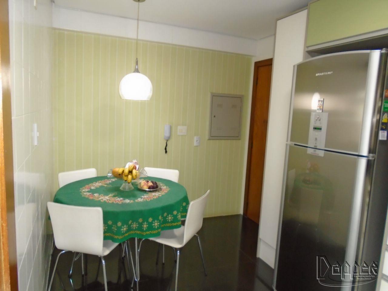 Apartamento à venda com 3 quartos, 217m² - Foto 6