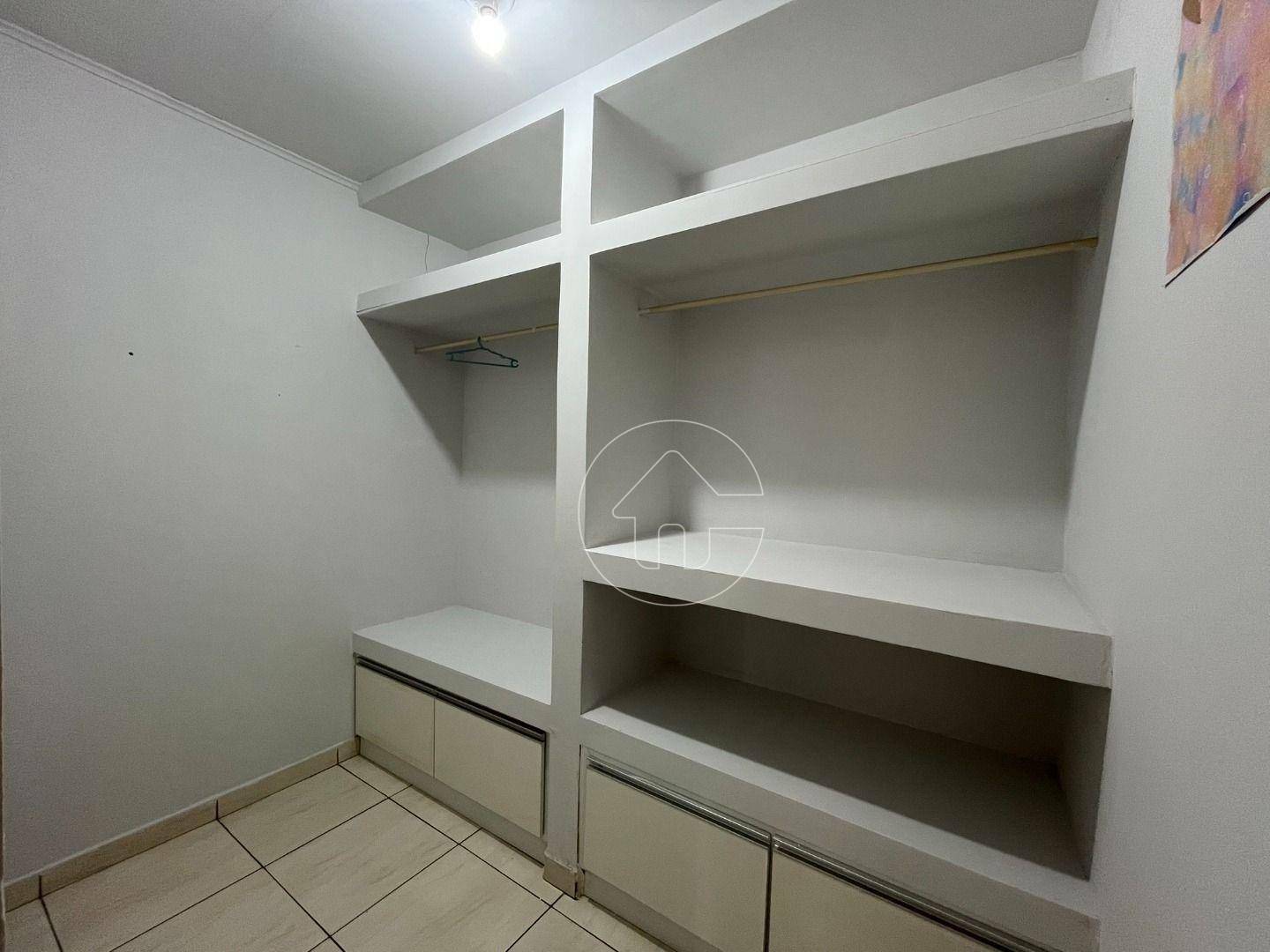 Casa à venda com 3 quartos, 220m² - Foto 9