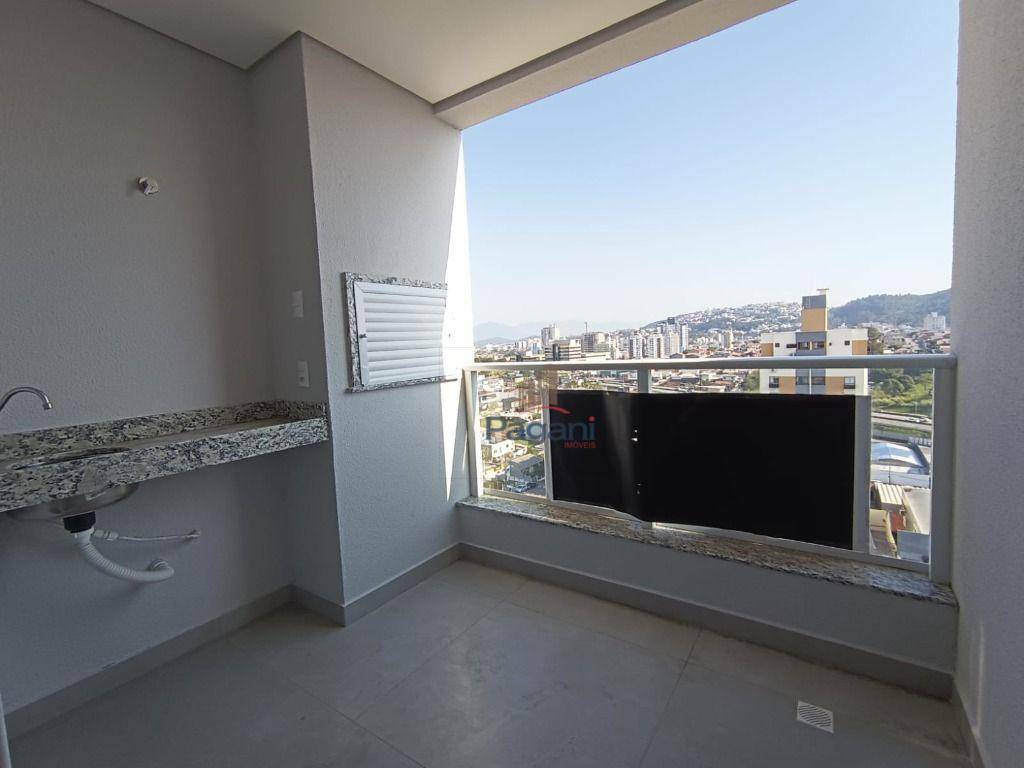 Apartamento à venda com 2 quartos, 75m² - Foto 22