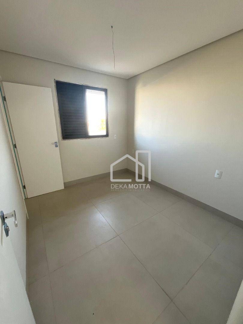 Apartamento à venda com 3 quartos, 97m² - Foto 13