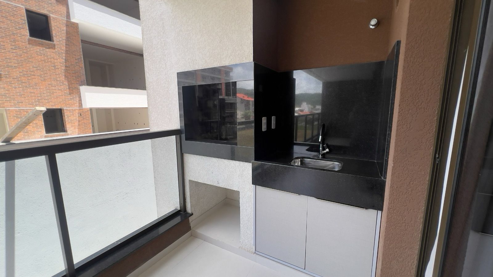 Apartamento à venda com 2 quartos, 82m² - Foto 2