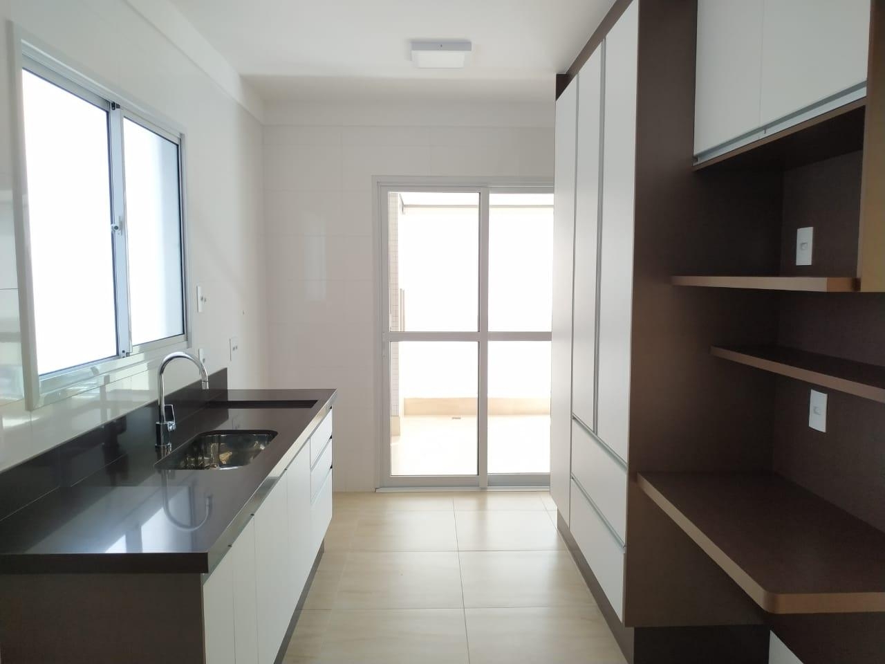 Apartamento à venda com 3 quartos, 145m² - Foto 7