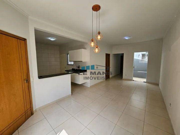 Casa à venda com 3 quartos, 120m² - Foto 1