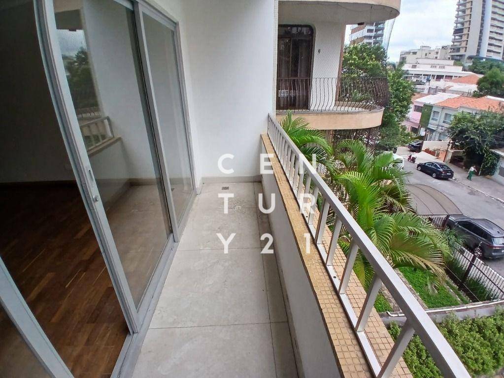 Apartamento para alugar com 3 quartos, 120m² - Foto 12