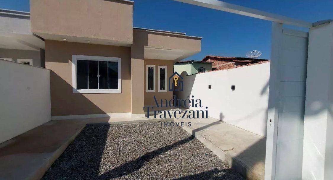 Casa à venda com 2 quartos, 66m² - Foto 1