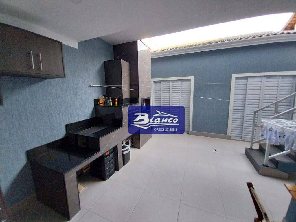 Casa à venda com 4 quartos, 145m² - Foto 1