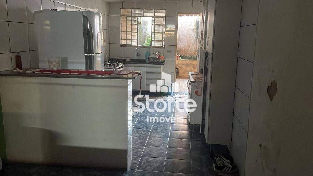 Casa à venda com 3 quartos, 150m² - Foto 1