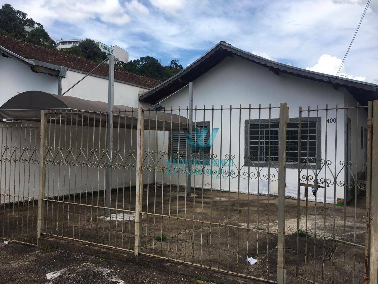 Casa para alugar com 2 quartos, 110m² - Foto 1