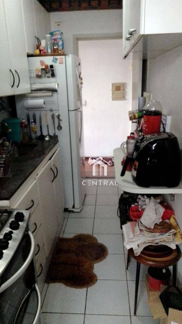 Apartamento à venda com 3 quartos, 75m² - Foto 6
