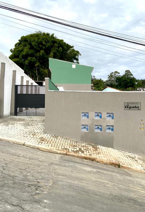 Casa de Condomínio à venda com 2 quartos, 57m² - Foto 1