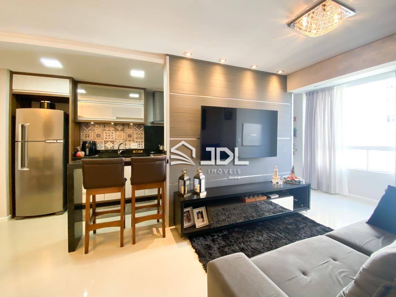 Apartamento à venda com 2 quartos, 61m² - Foto 5