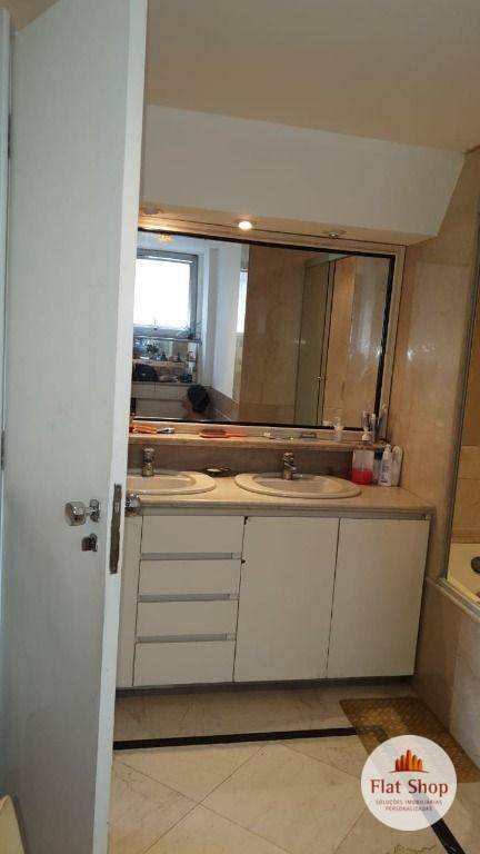 Apartamento à venda com 4 quartos, 171m² - Foto 17