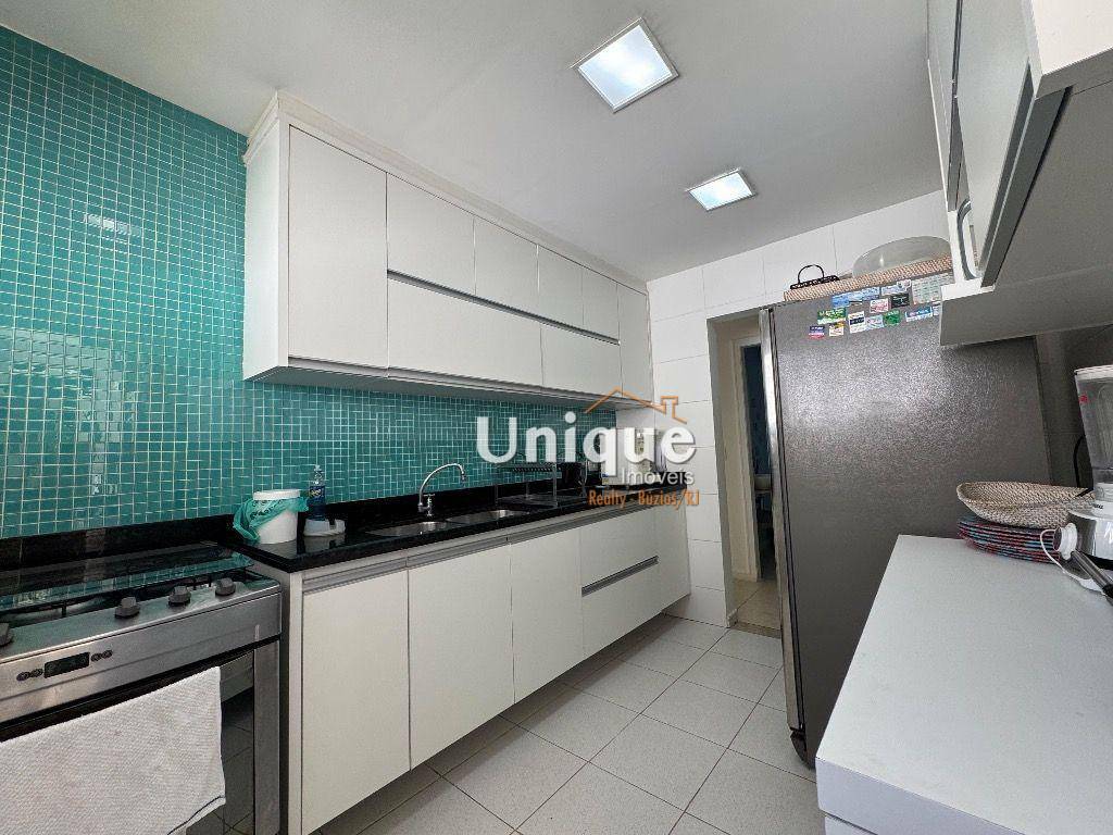 Casa à venda com 4 quartos, 220m² - Foto 25