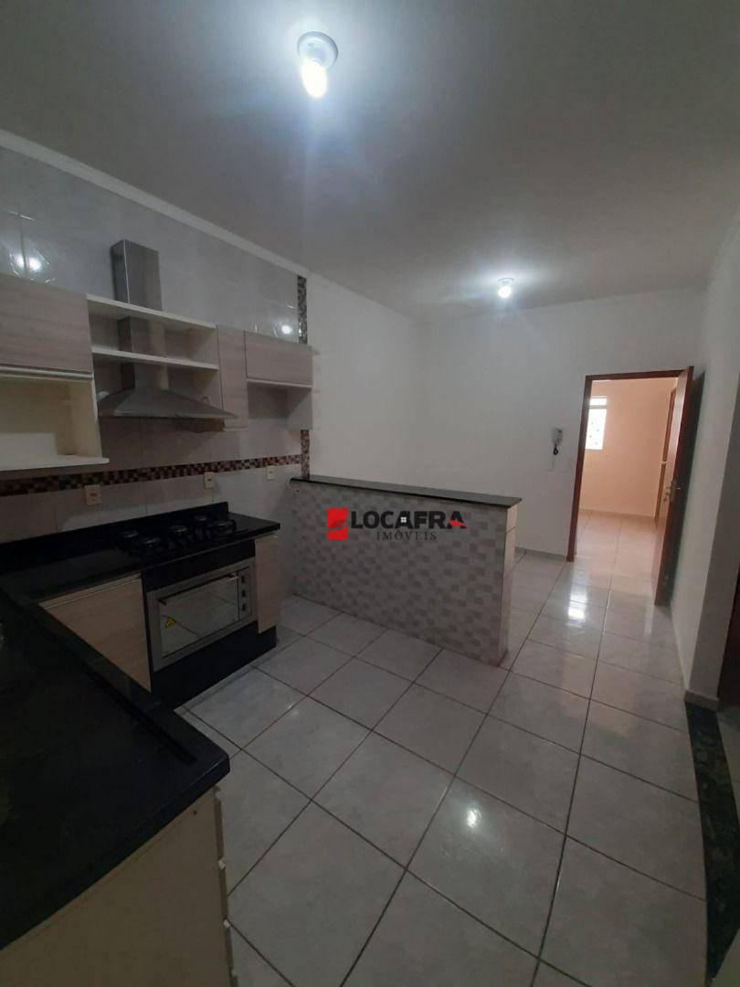 Casa à venda com 3 quartos, 100m² - Foto 13