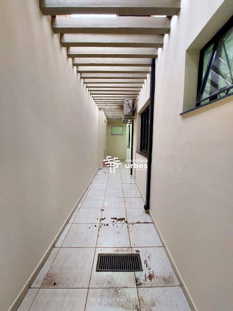 Casa para alugar com 3 quartos, 209m² - Foto 10