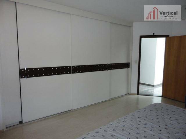 Sobrado para alugar com 4 quartos, 620m² - Foto 13