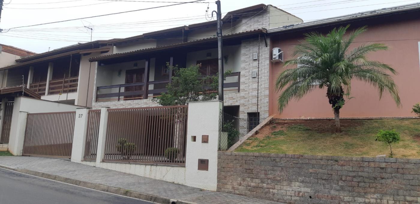 Casa de Condomínio à venda com 3 quartos, 336m² - Foto 3