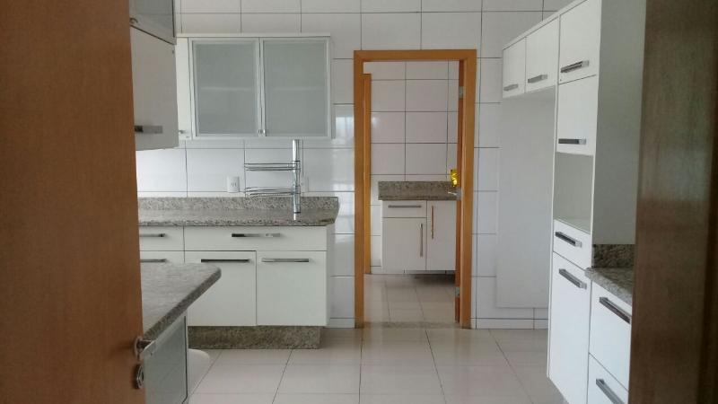 Apartamento à venda com 3 quartos, 250m² - Foto 3