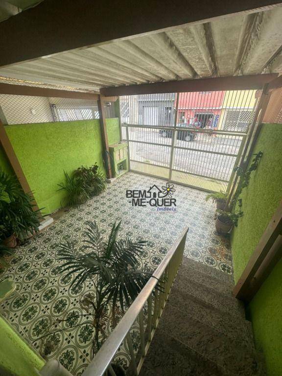 Sobrado à venda com 3 quartos, 140m² - Foto 1