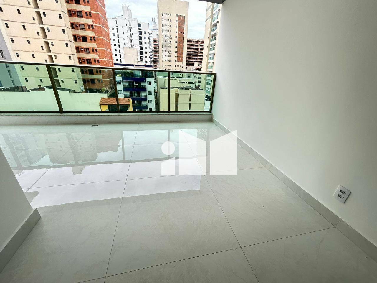 Apartamento à venda com 4 quartos, 150m² - Foto 3