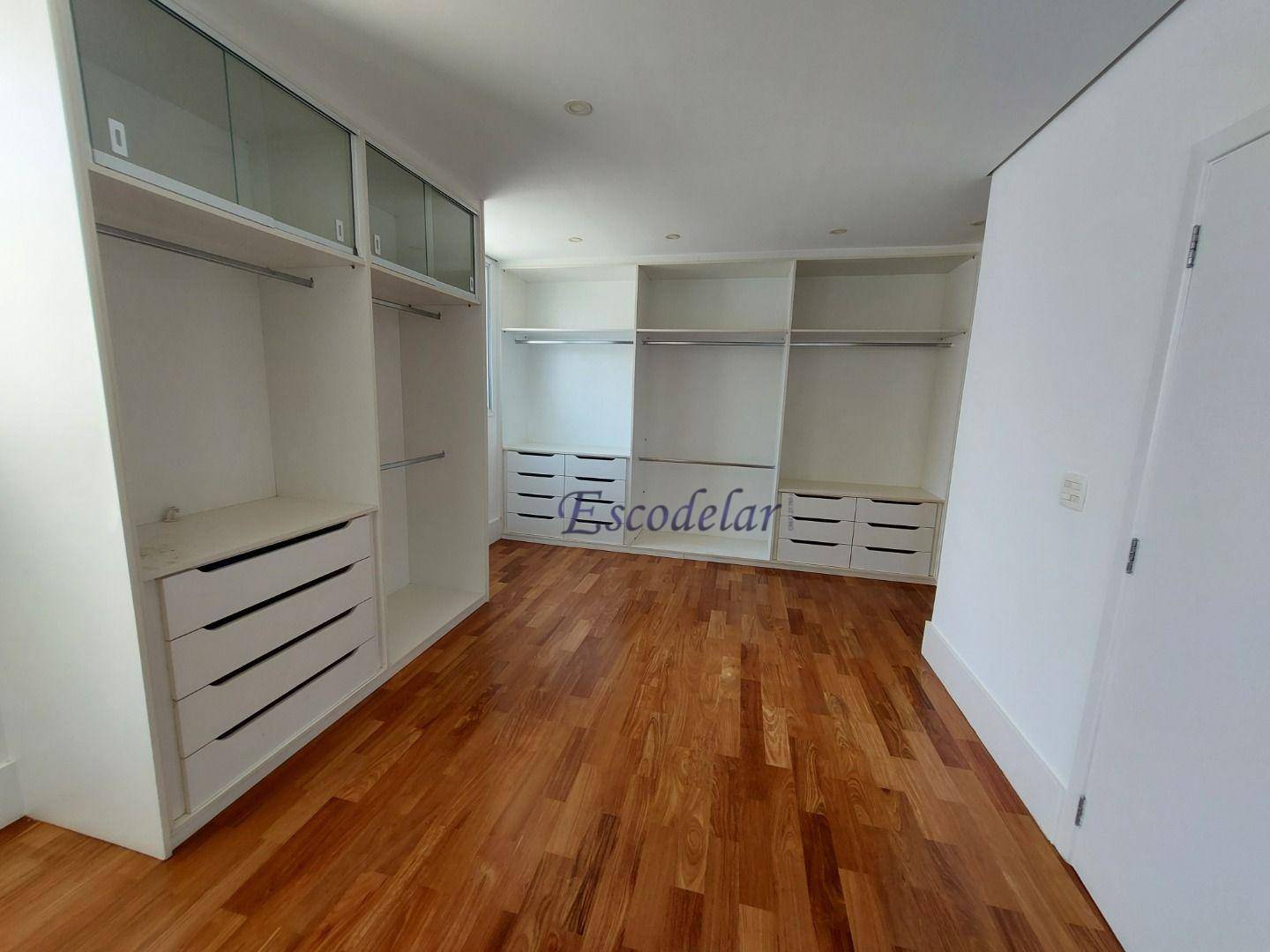 Casa de Condomínio para alugar com 5 quartos, 592m² - Foto 56