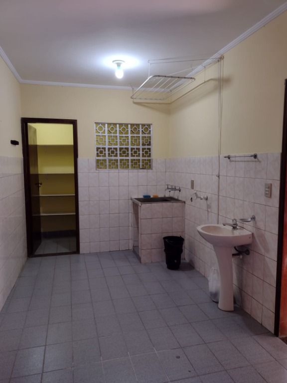 Sobrado à venda com 6 quartos, 140m² - Foto 11