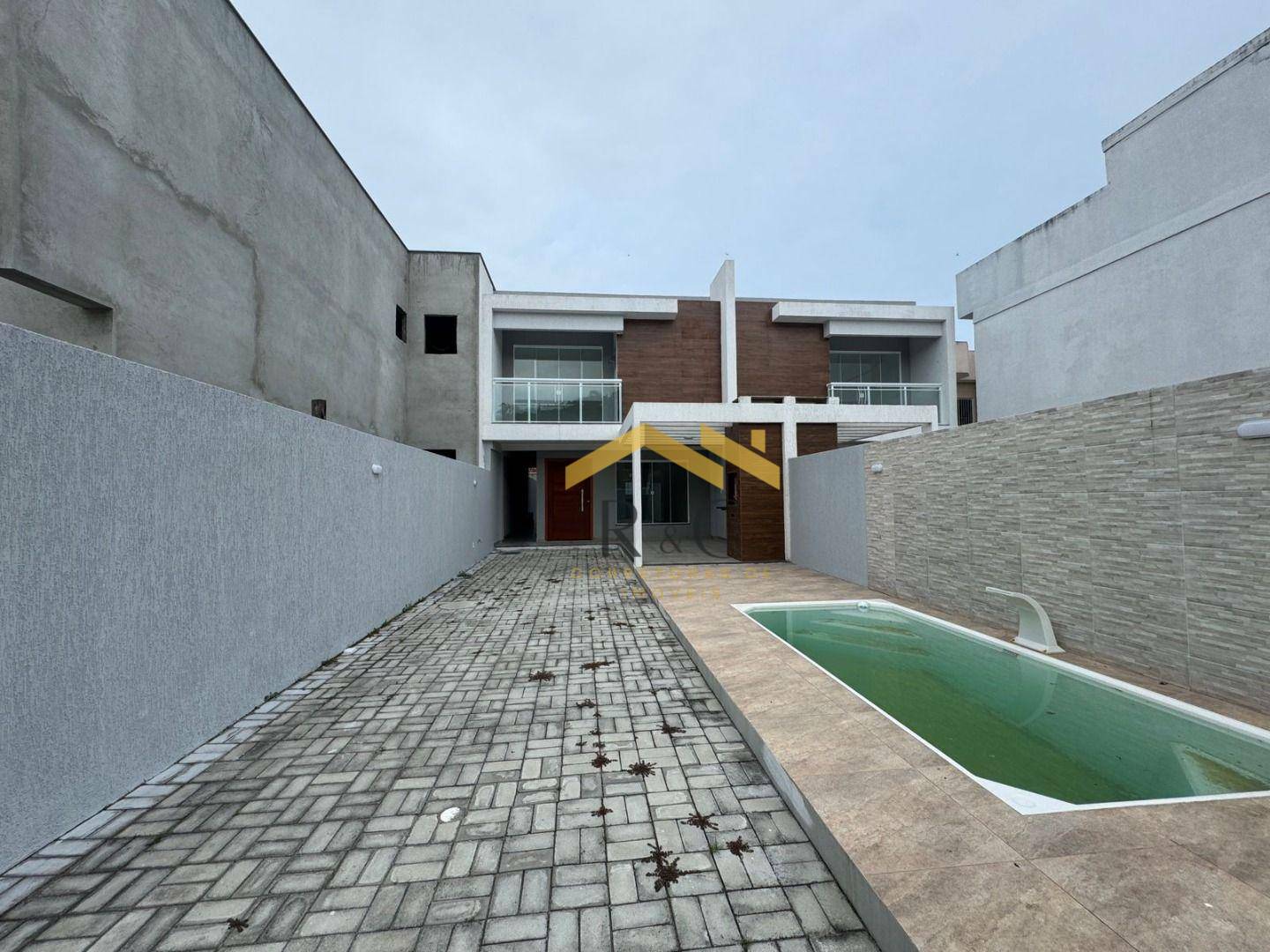 Casa à venda com 3 quartos, 135m² - Foto 1