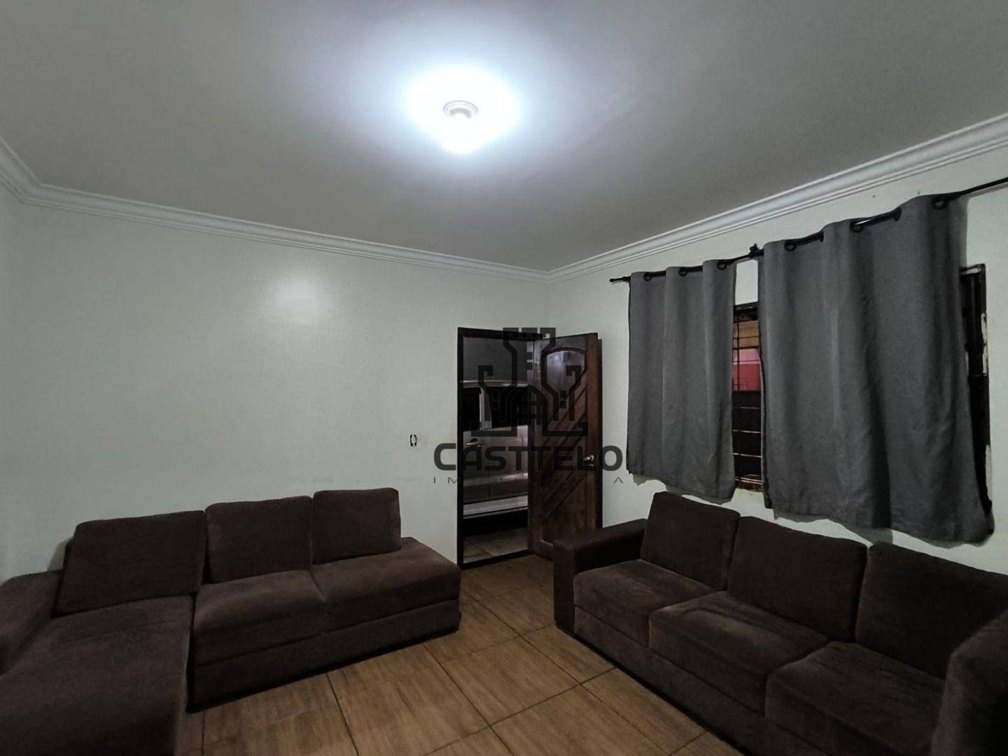 Casa à venda com 3 quartos, 190m² - Foto 2