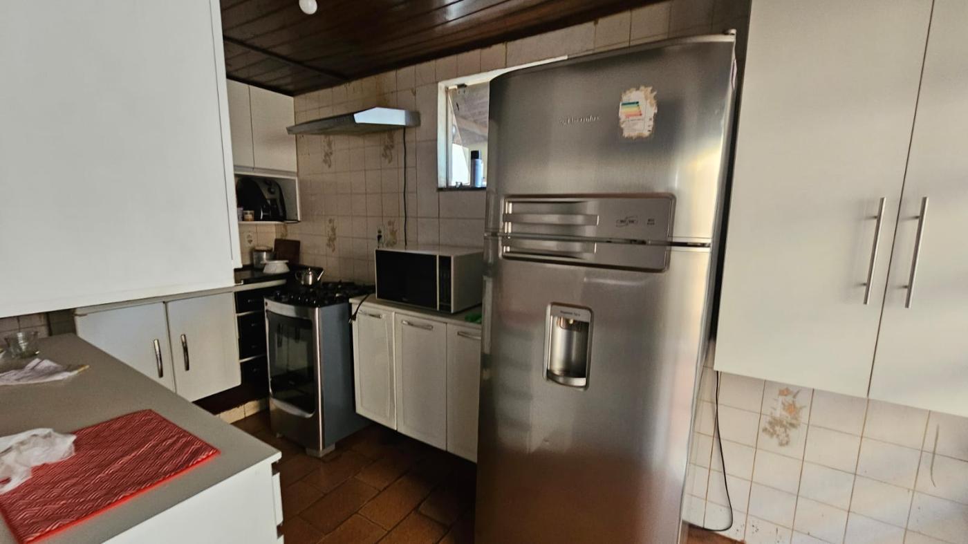 Casa à venda com 3 quartos, 200m² - Foto 3