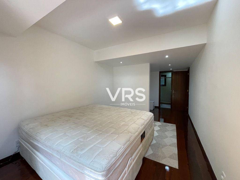 Casa de Condomínio à venda com 5 quartos, 258m² - Foto 32