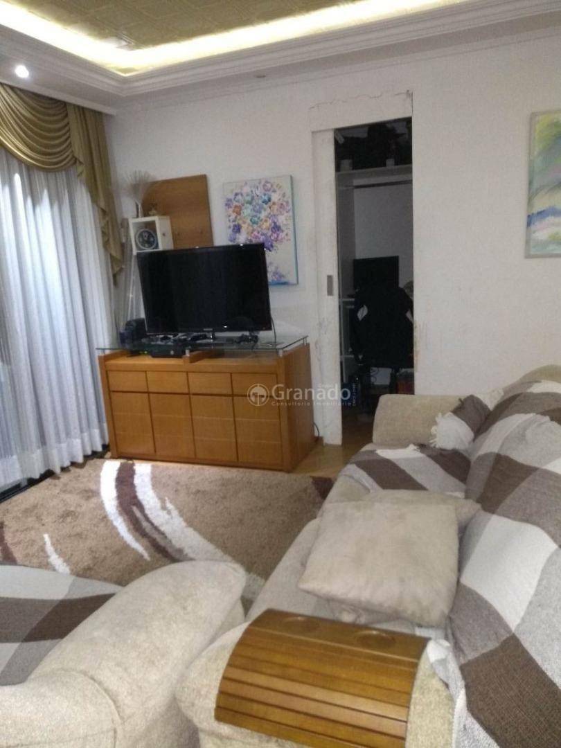 Apartamento à venda com 3 quartos, 75m² - Foto 2