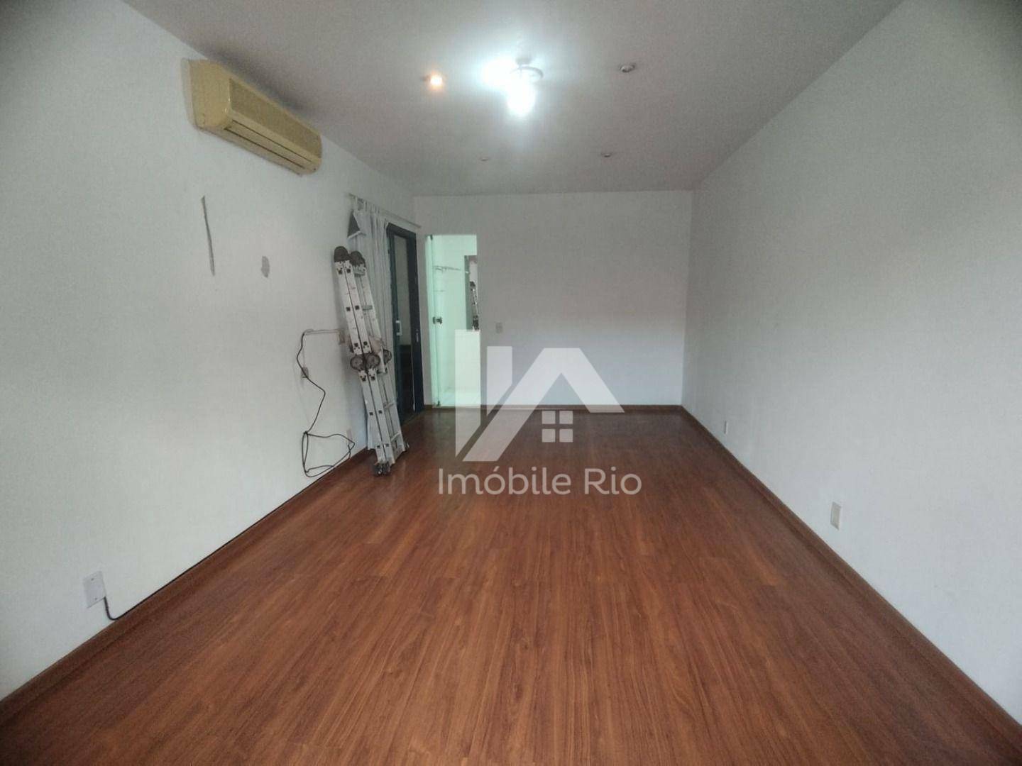 Casa à venda com 3 quartos, 258m² - Foto 8