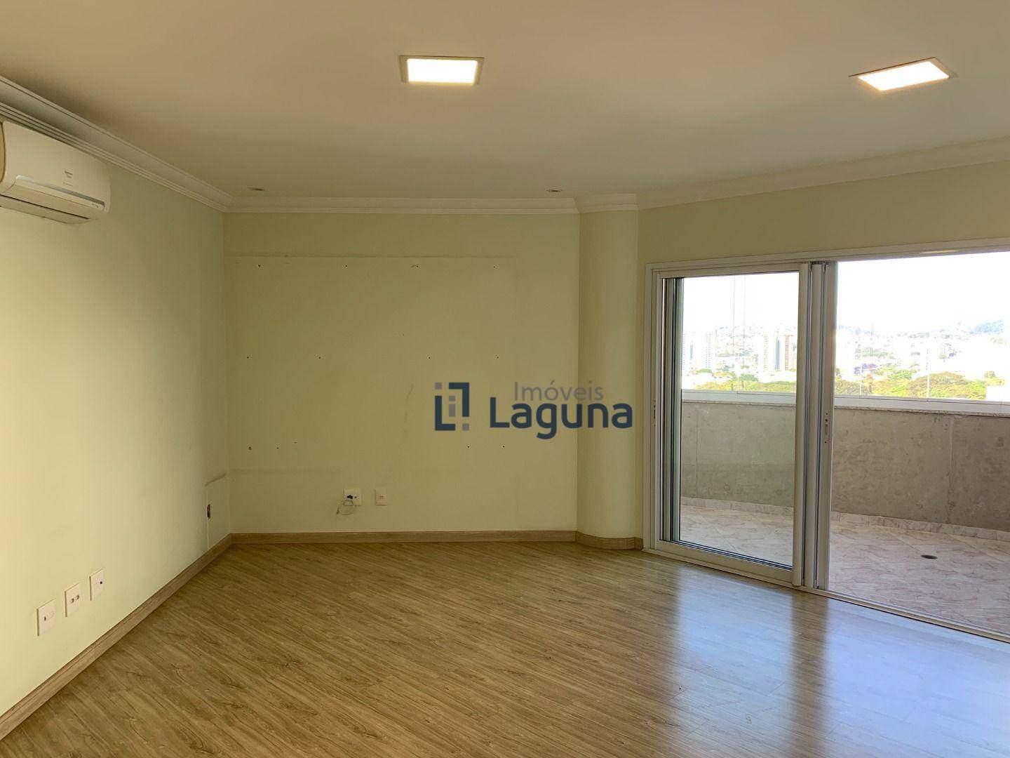 Apartamento à venda com 3 quartos, 158m² - Foto 18