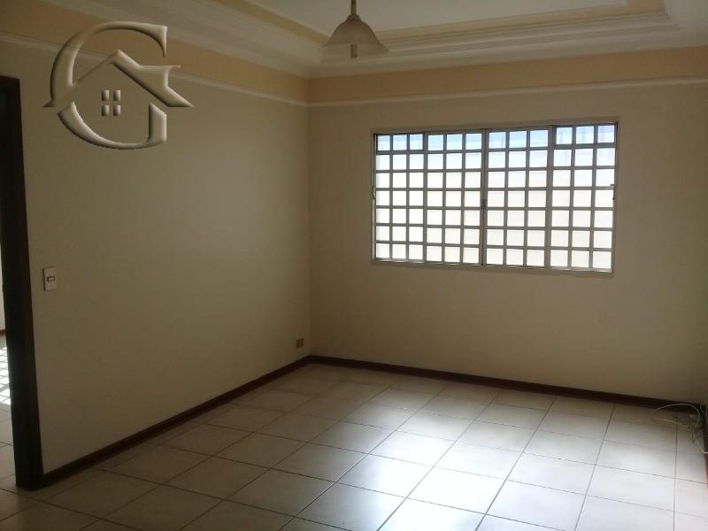 Casa para alugar com 2 quartos, 220m² - Foto 5